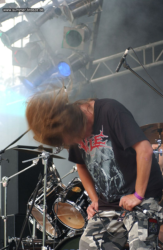 Bild eines Mitglieds der Band Final Breath beim Live Auftritt auf dem Summer Breeze 2003.